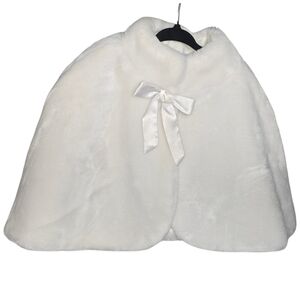 White Faux Fur Girls' Cape with Satin Bow - Classic Dress-Up Coat